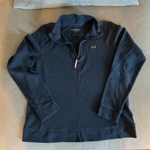 Vineyard Vines 1/4 zip pull over.